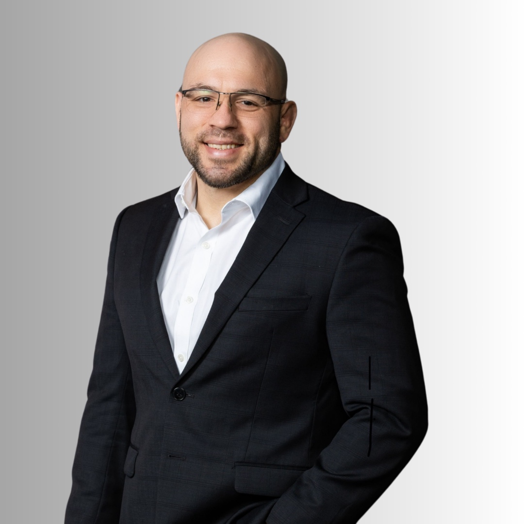 Dustin Passalacqua, Branch Manager